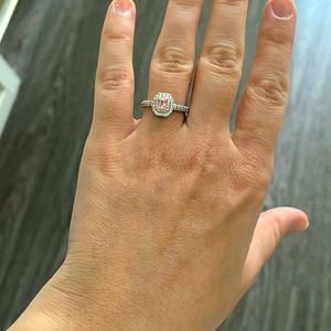 925 silver ring with pink zirconia stone